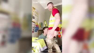 The Workmans Boy: Bareback Daddy and Twink Cam Cream Pie!