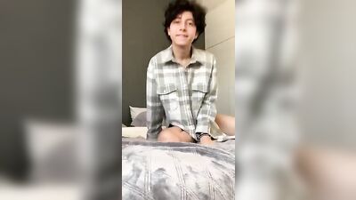 Benny Cums In His Hand