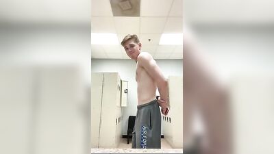 Swimmer Pauls JO After Practice - A Cumshot in the Car!