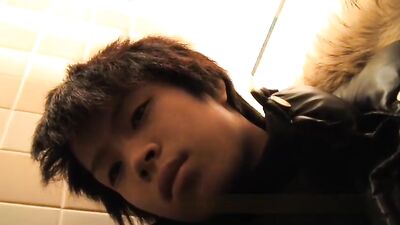 Japanese Boy Cumshot in Toilet - Public Outdoor Handjob Fetish Asian Vintage Sex