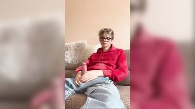 Jerking Off with a Skinny Twink from Croatia!