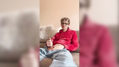 Jerking Off with a Skinny Twink from Croatia!