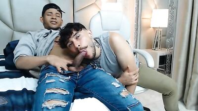 Gay BFFs Quickie Webcam Oral Blobjob Heats Up!