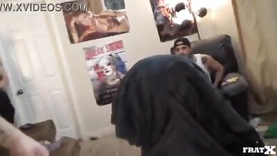 Bareback Frat Brothers Gangbang: Muscle Boys Suck Cocks on University Campus