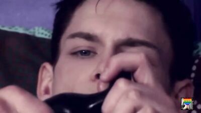 Aaron Plays Nicely With Himself HT