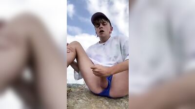 Gay Porn Video - Amateur Cumshots and Hot Wanking!