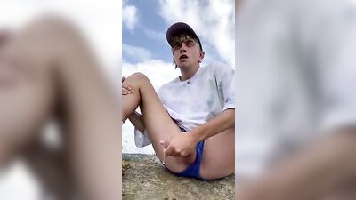 Gay Porn Video - Amateur Cumshots and Hot Wanking!