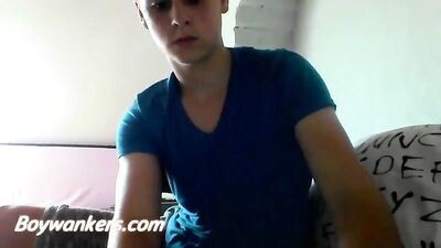 Gay Boys Porn: Lovely Solo Wank with Cute Boy!