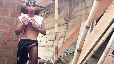 Gozando na casa em construção