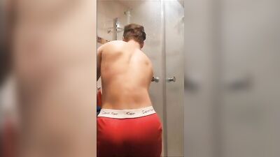 Shower wank twink reloaded: Muscle boys solo shower fun