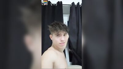 Sexy Web-Cam Solo Shots Cumming!