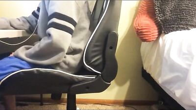 Young Gamer Gets Hot and Needs to Cum!