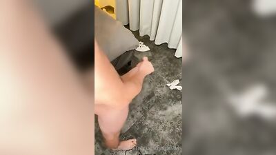 Fynn Daviss Hardcore Handjob - A Solo Session!