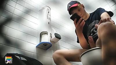 Quickie On The Toilet HV