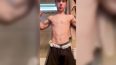 Flashing Ripped Twinkie - Amature Frat Guys Solo!