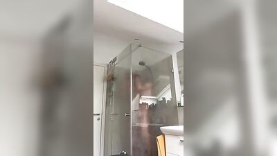 Cute Blonde in Bath - The Ultimate Gay Porn Experience!