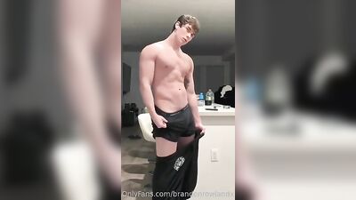 Brandons Rowland Big Cock Solo Porn: The Ultimate Daddy Experience