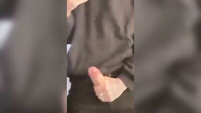 Discover the Cuties Hot Wank in Front of Mirror!