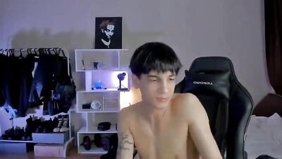 Tims Webcam Cum Show - The Return of the Hunky Twink!
