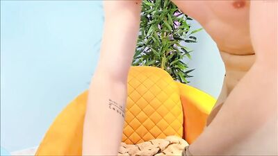 Quick Flash Hot Stud Web-Cam Solo - An Ass for All Seasons!