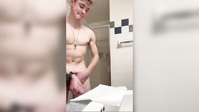 Explore Colins Handsome Body in the Showers: Amateur Blond Cumshot Twink Hunk