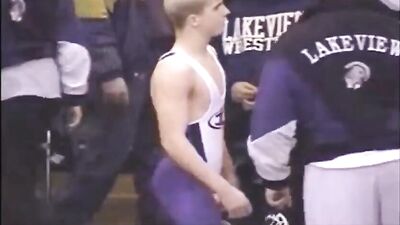 Wrestlers Tight Bulge Turns the Spy Blonde on