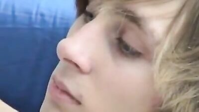 Thick Cutie Goes at it Alone in an Adventurous Dirty Deed