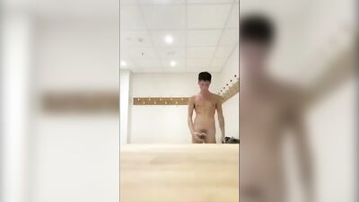 Amateur Muscle Fitness Big Cock Handjob