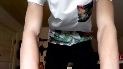 Showtime: Big Guns and Big Cocks with a Cute Fit Guy!