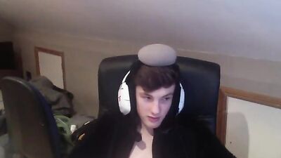 Young Gamer Loves to Jerk Off in Comfy PJs while Chatting with Friends Online