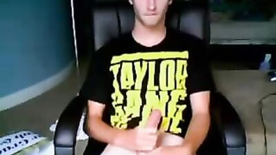 Straight and Cute: A Fit Guy Swows During a Sex Chat Show