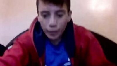 Handsome Solo Cam Boy Delivers Inconsistent Action with Low Lighting