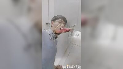 Taking it outside: Toilet Blowjob with Gay Boys