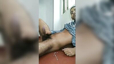 Sultry Sexcapades with an Arabian Hunk: Amateur Ass Play with a Cum-Shot Finish