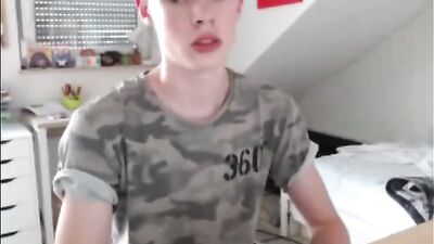 Self-Serving Selfies with a Hunky, Cum-Crazed Blonde: Amateur Big Cocks