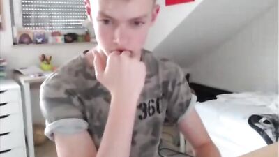 Self-Serving Selfies with a Hunky, Cum-Crazed Blonde: Amateur Big Cocks