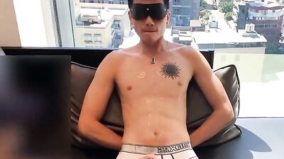 刺络大腿的艺术_控制防火器_飞机打射Jerking Off A Handsome Asian Guy_Control Shot