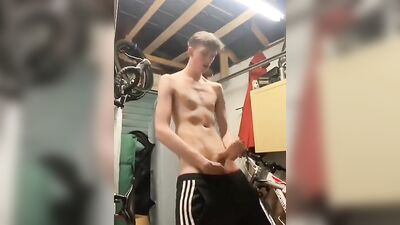 Cutie Volleyball Player Jaxson Jerks Off on Cam with Garage Buddies