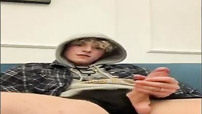 College Boy Twinks Masturbate and Jerk Off in Live Cam Show