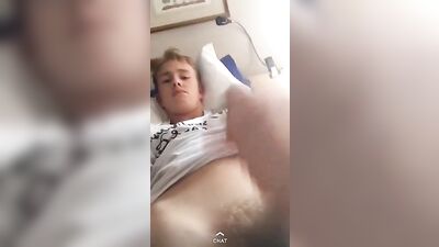 Web-Cam Jack-Off with a Big Dick Results in Endless Streams of Cum!