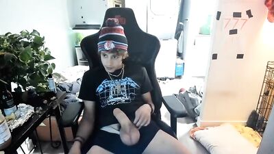 BASHFUL - DILDO IN ASS - BIG BOYS PLAY WITH TOYS