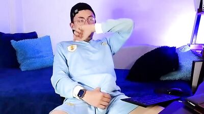 Young and restless - Elians hand job marathon!