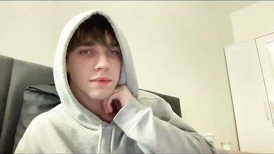 Young amateur cam boy pleasuring himself on live webcam!