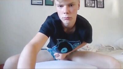 Red-Headed Hunk Wanks His Stunning Cock