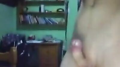 Straight Fitness Model Delivers a Hot Hand Job on Live Cam