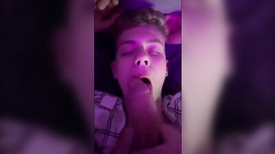 German-American Robert loves to suck big juicy cocks of sexy Daddies