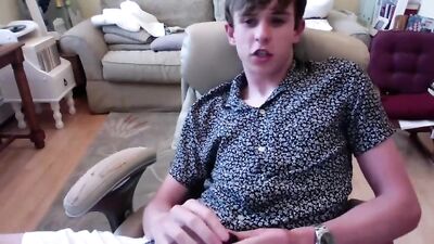 Eighteen-year-old Evan Jerks Off Live on CamBoy!