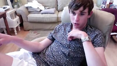 Eighteen-year-old Evan Jerks Off Live on CamBoy!