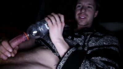 Fan Requested Vid: jerkin off in2 Gatorade bottle