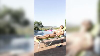 Outdoor Muscle Twink Wank by the Pool